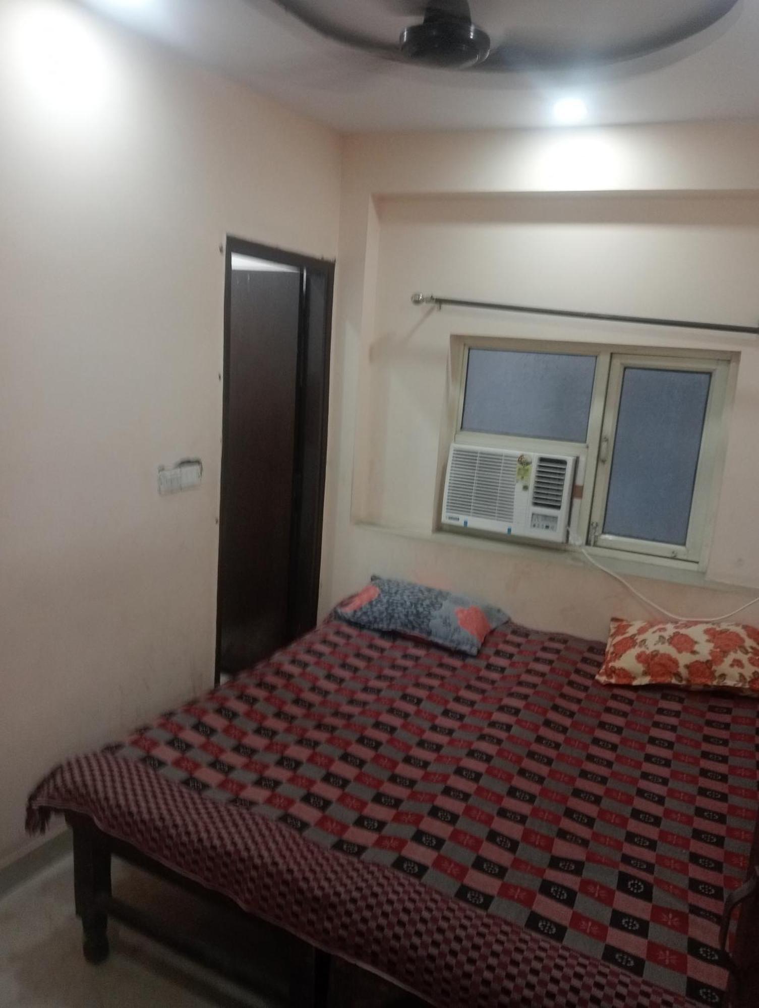 Ever Green Guest House Travel & Pg Ню Делхи Екстериор снимка