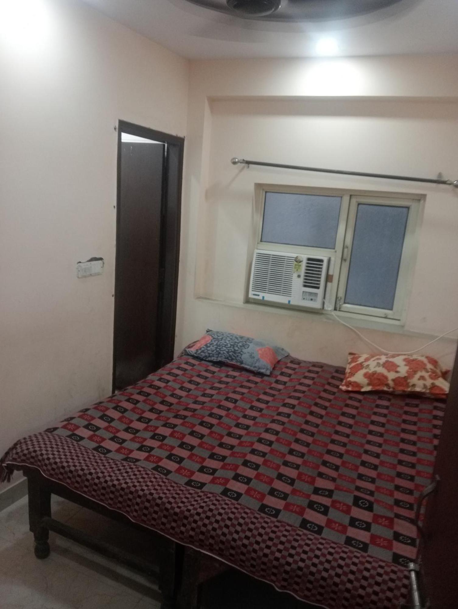 Ever Green Guest House Travel & Pg Ню Делхи Екстериор снимка